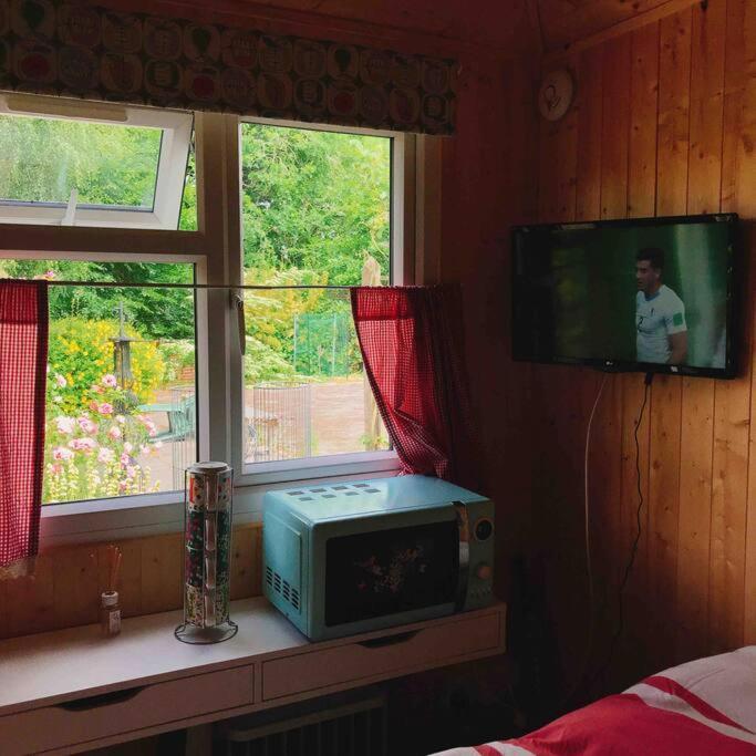 Cosy Private With Parking In Good Location Апартаменты *